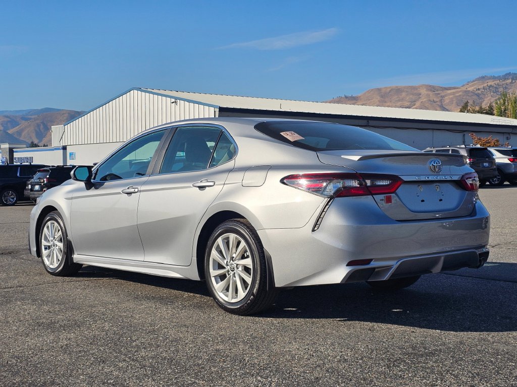 Toyota Camry photo 3