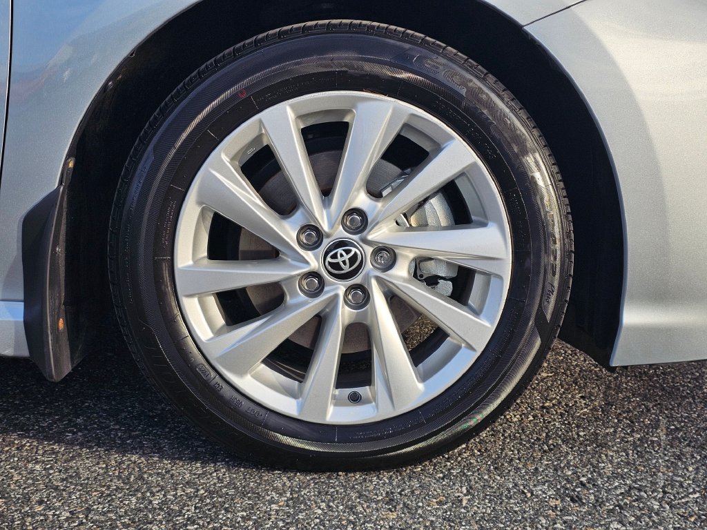 Photo 16 of this Toyota Camry