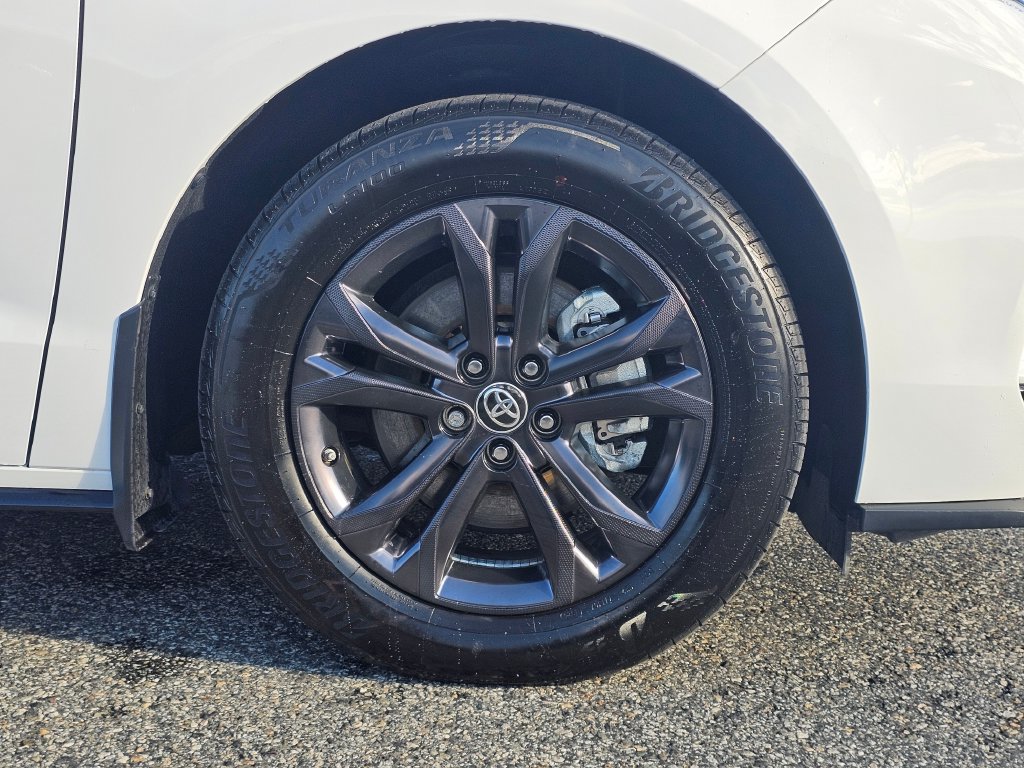 Toyota Sienna photo 16