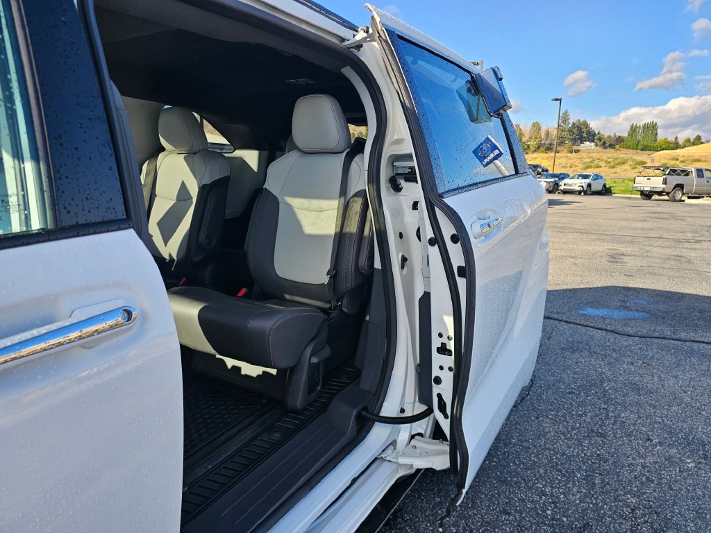 Toyota Sienna photo 24
