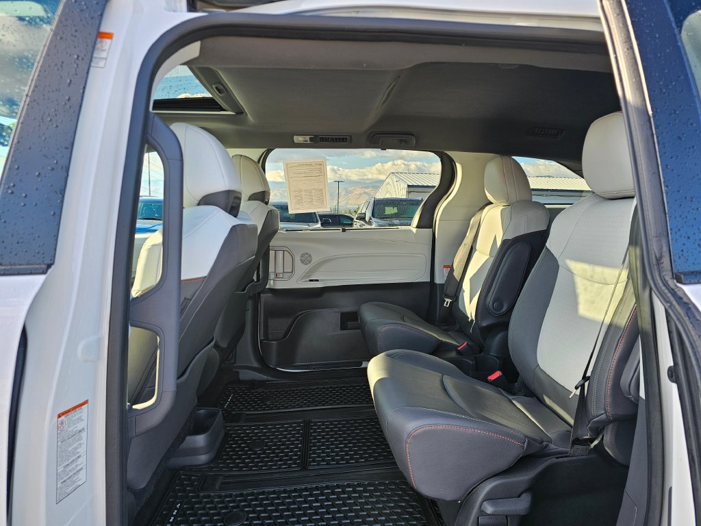 Toyota Sienna photo 25