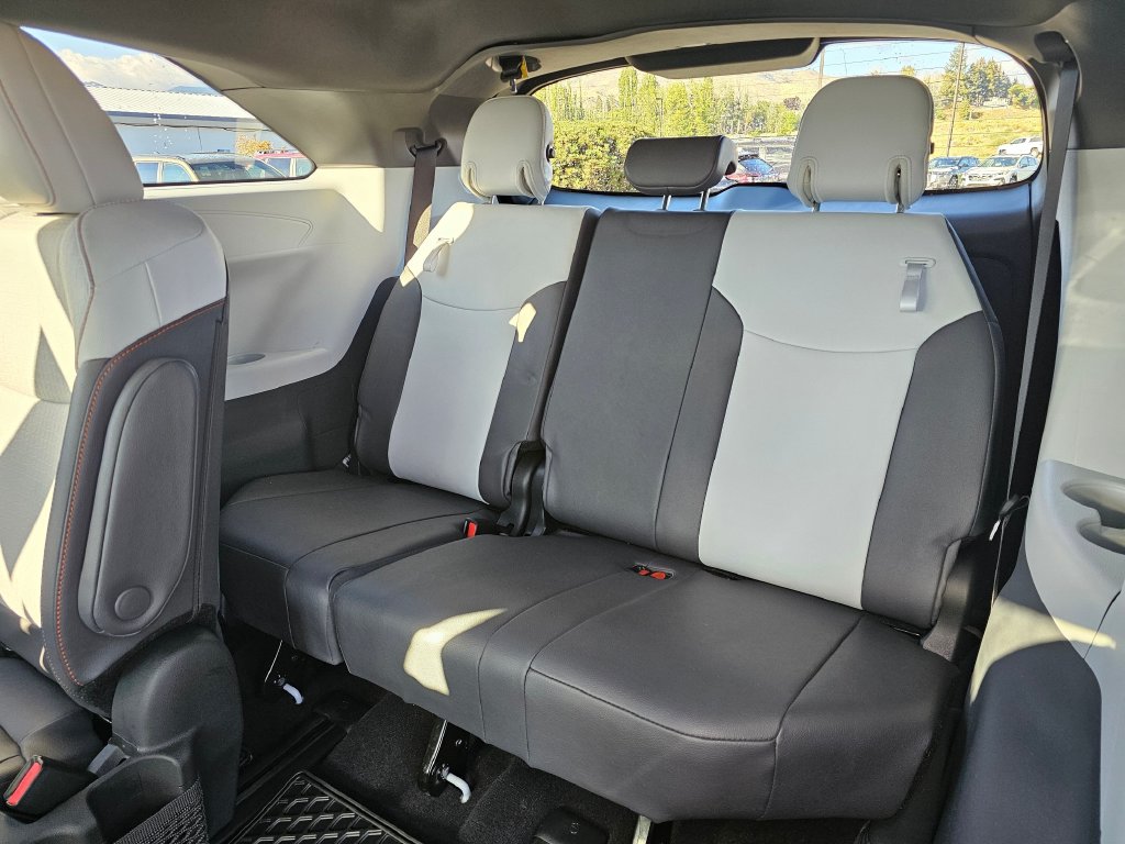 Toyota Sienna photo 26
