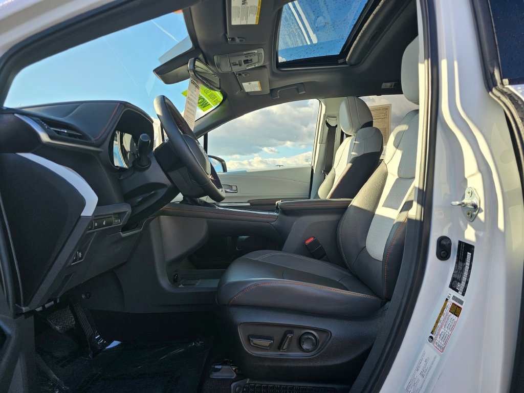 Toyota Sienna photo 30