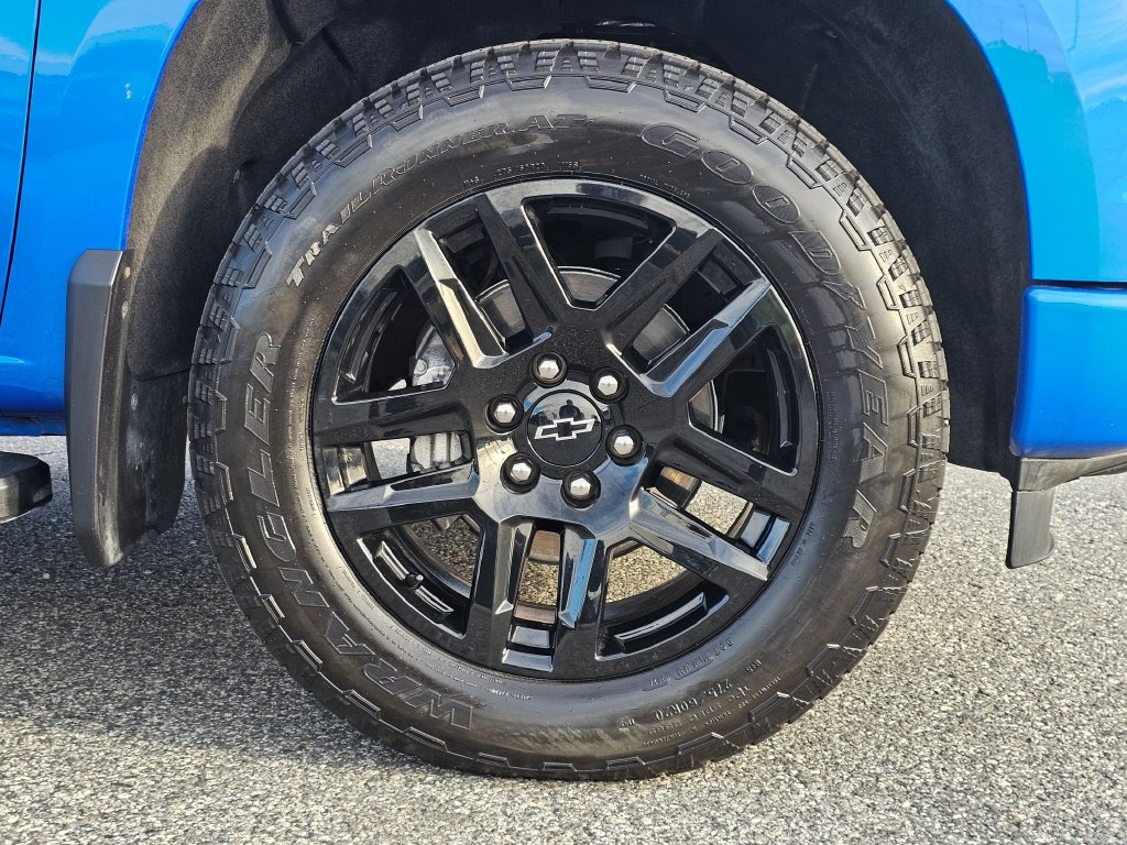 Chevrolet Silverado photo 16