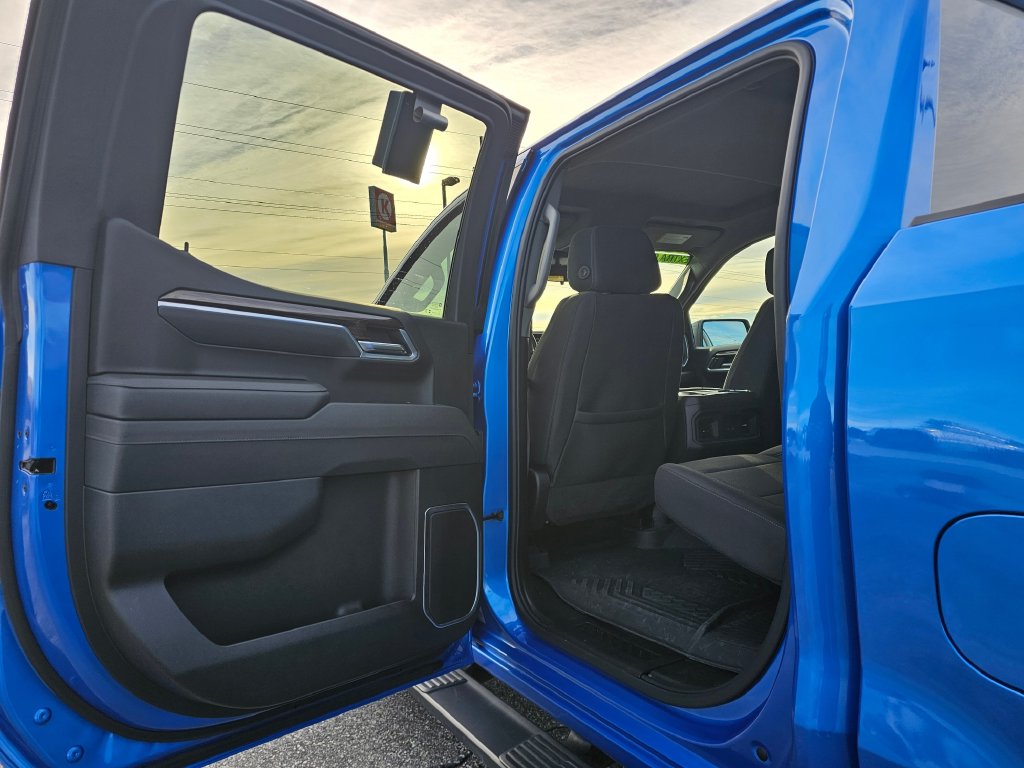 Chevrolet Silverado photo 24