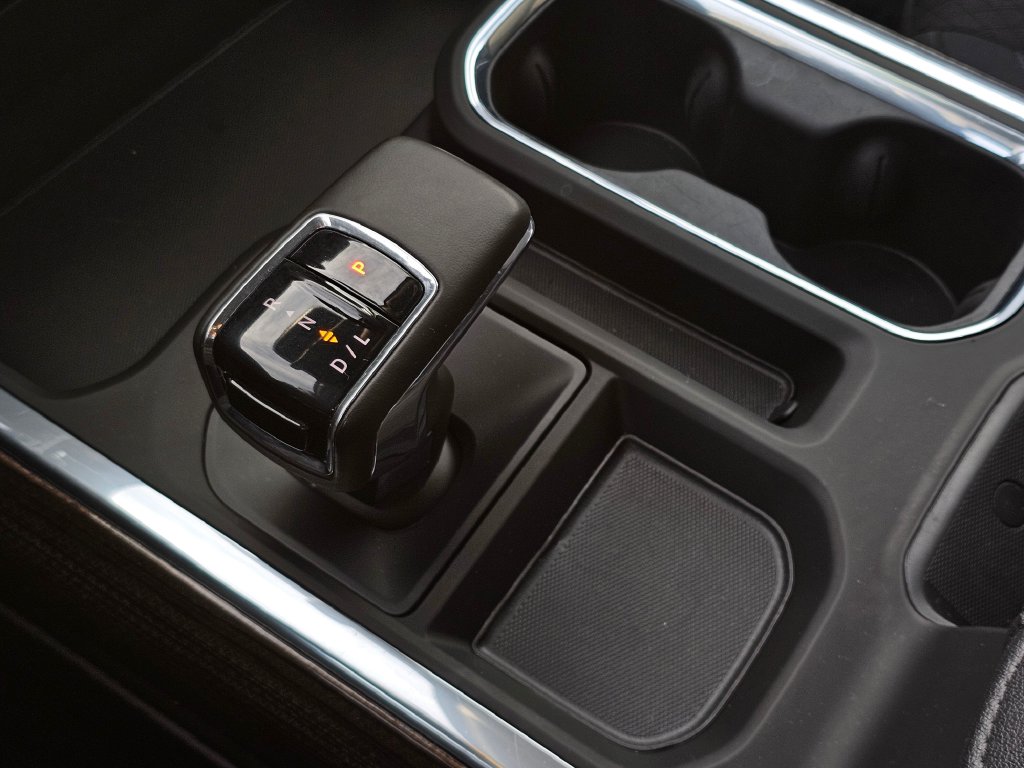 Chevrolet Silverado photo 36