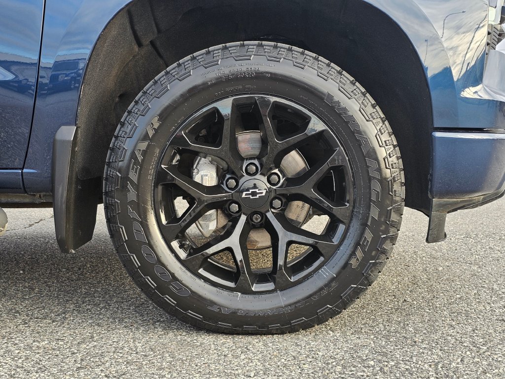 Chevrolet Silverado photo 16