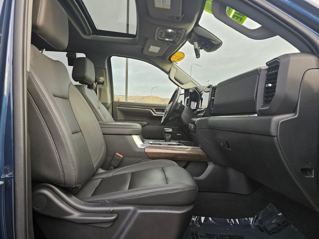 Chevrolet Silverado photo 17