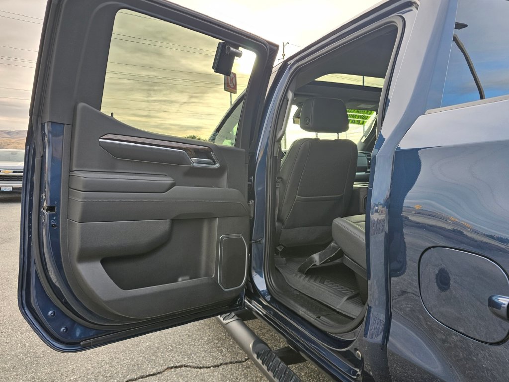 Chevrolet Silverado photo 23
