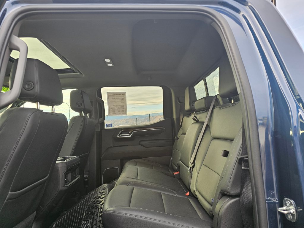 Chevrolet Silverado photo 24