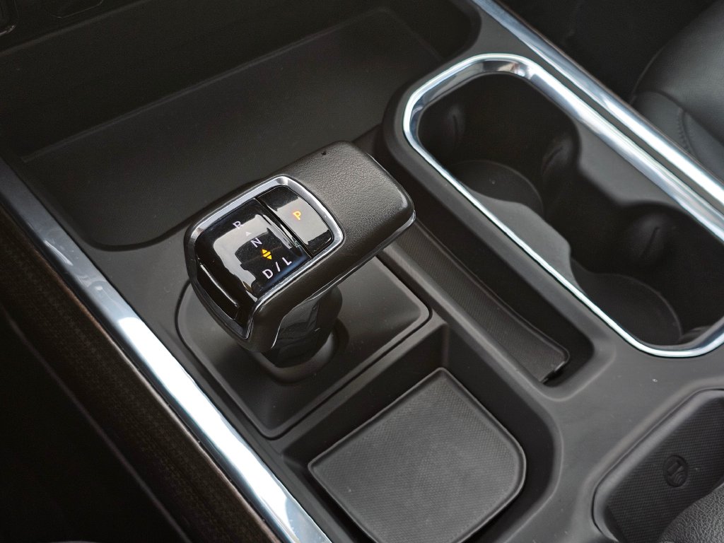 Chevrolet Silverado photo 35
