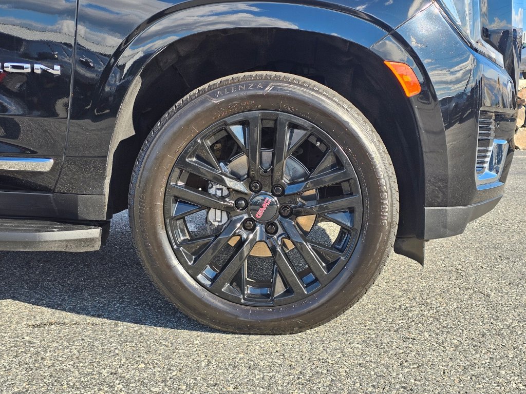 GMC Yukon XL photo 16