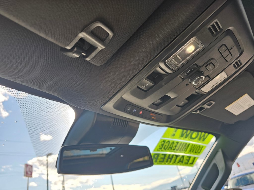GMC Yukon XL photo 30