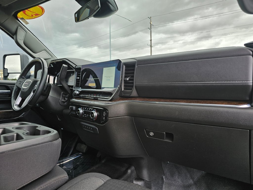 GMC Sierra photo 18