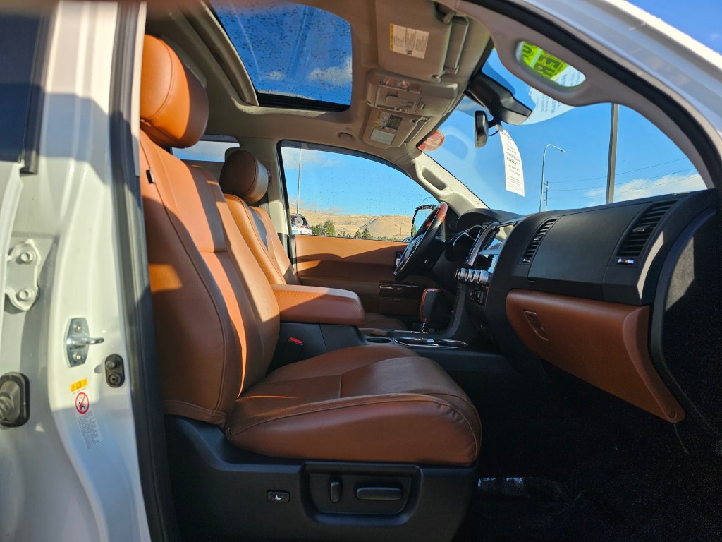 Toyota Sequoia photo 17