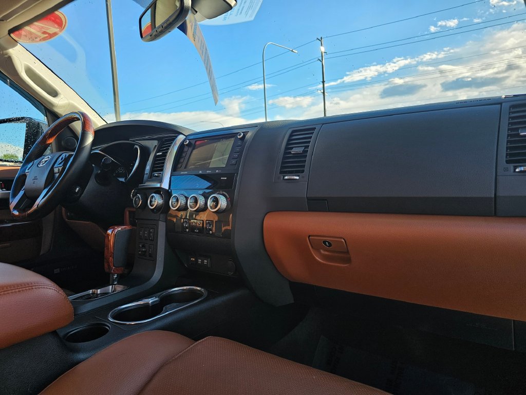 Toyota Sequoia photo 18