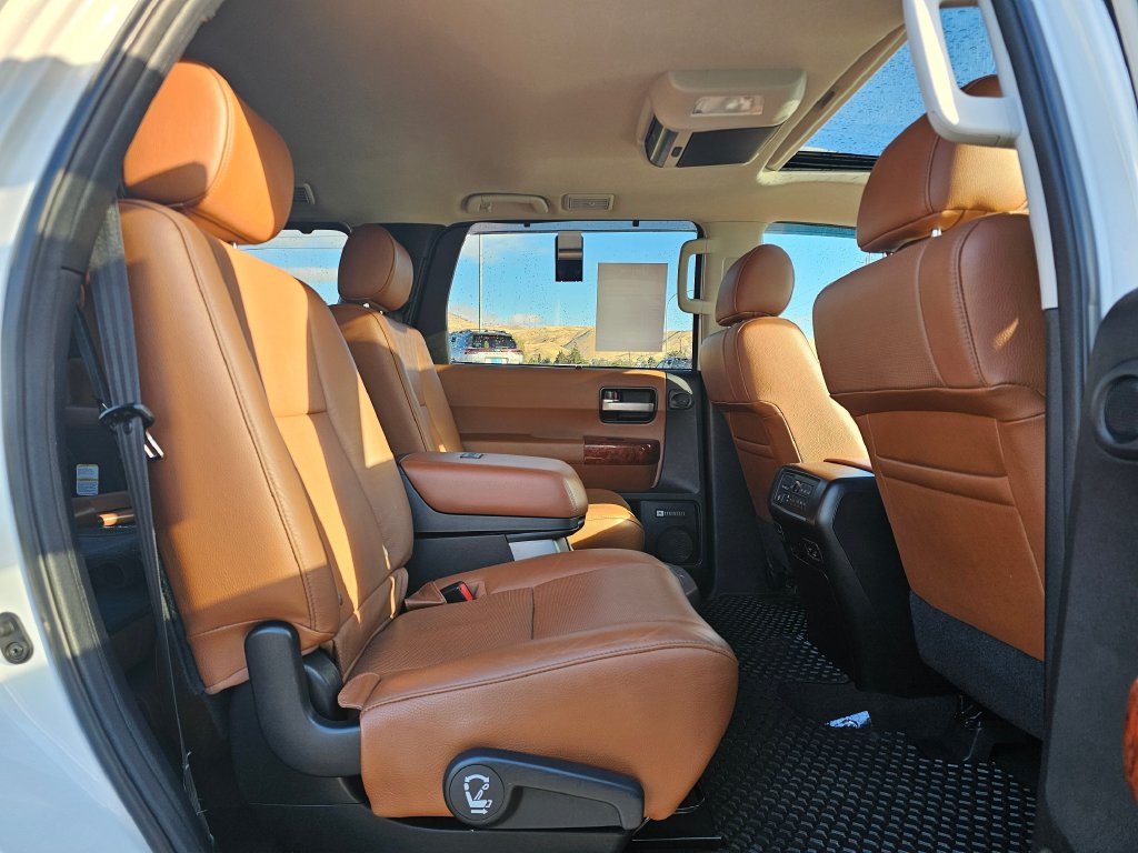 Toyota Sequoia photo 19