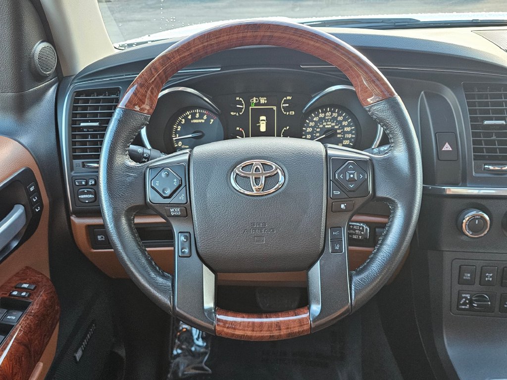 Toyota Sequoia photo 26