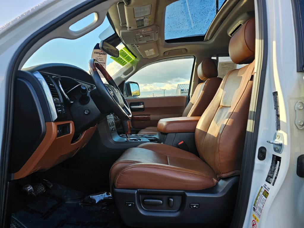 Toyota Sequoia photo 28