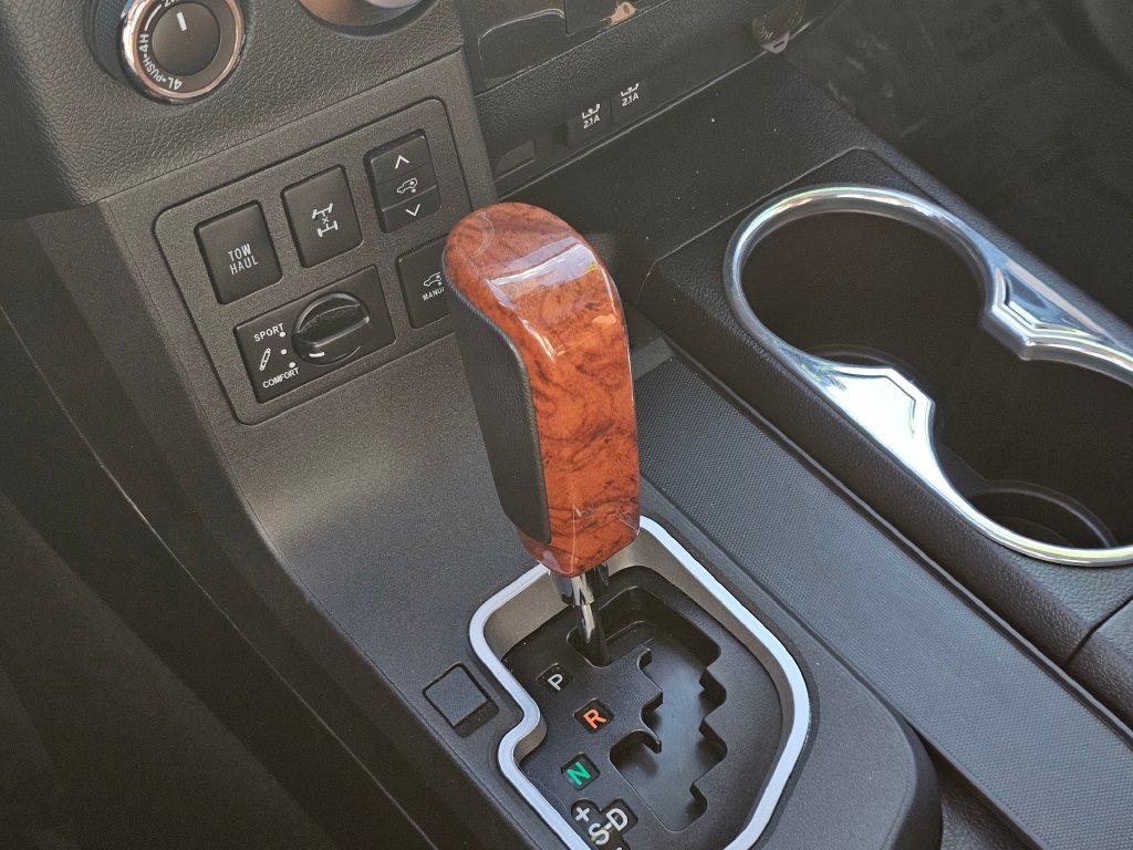 Toyota Sequoia photo 35