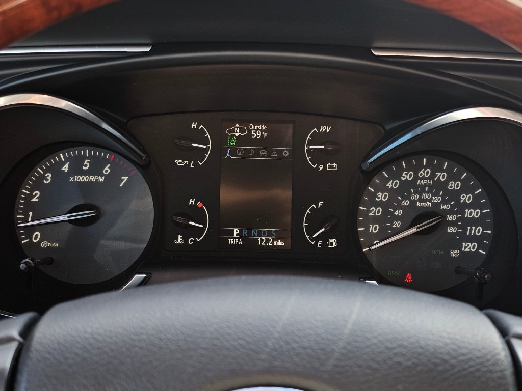 Toyota Sequoia photo 38