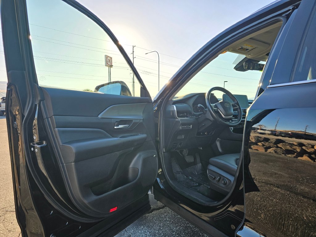 Toyota Grand Highlander photo 29