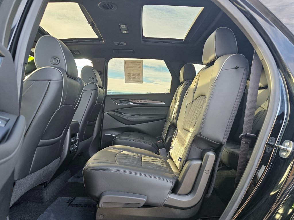 Buick Enclave photo 25
