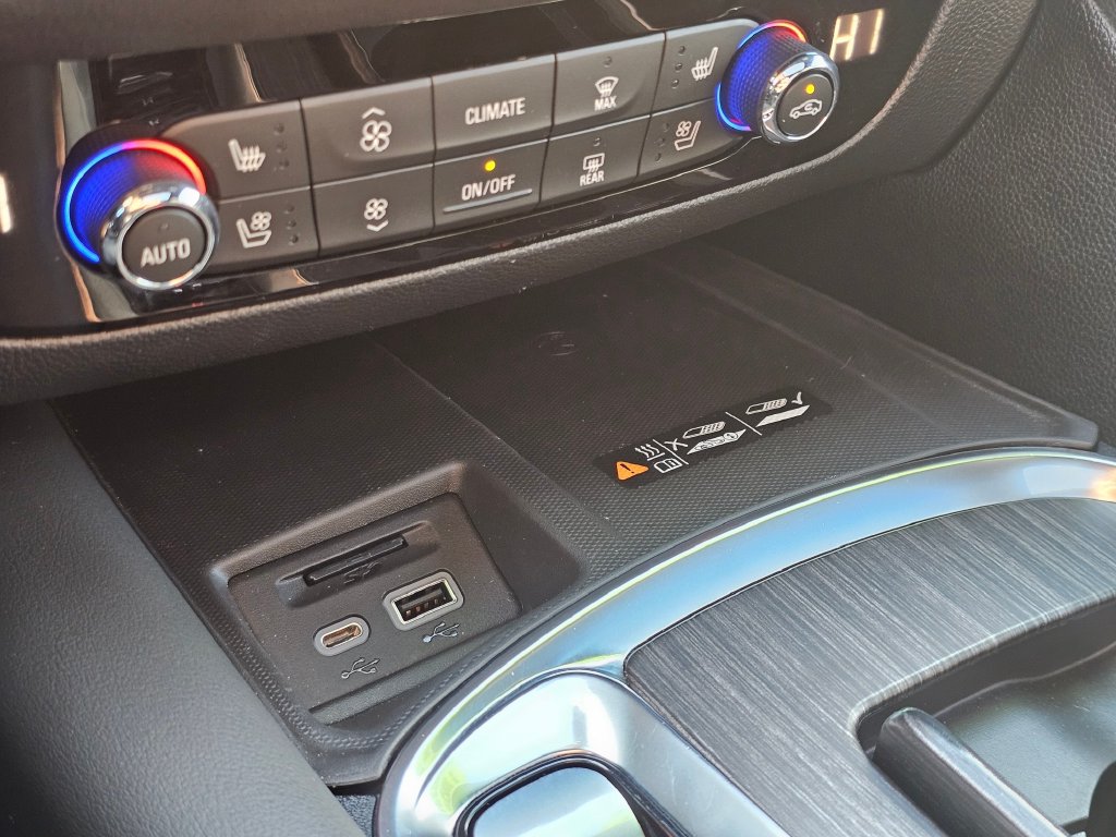 Buick Enclave photo 36