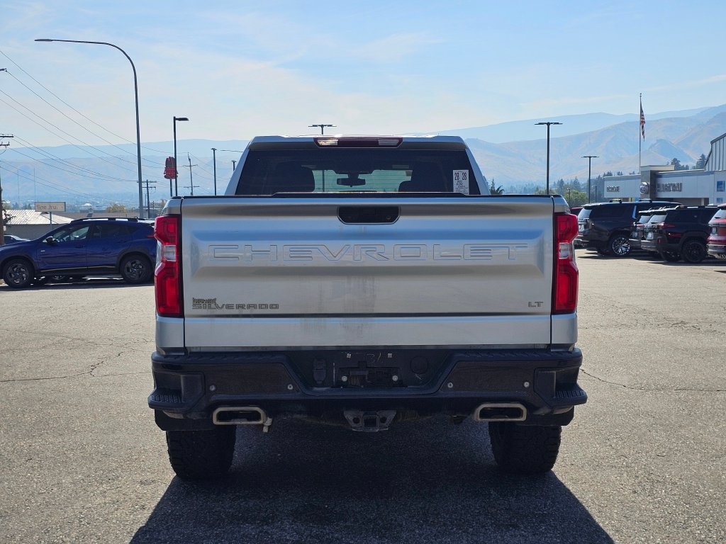 Chevrolet Silverado photo 4
