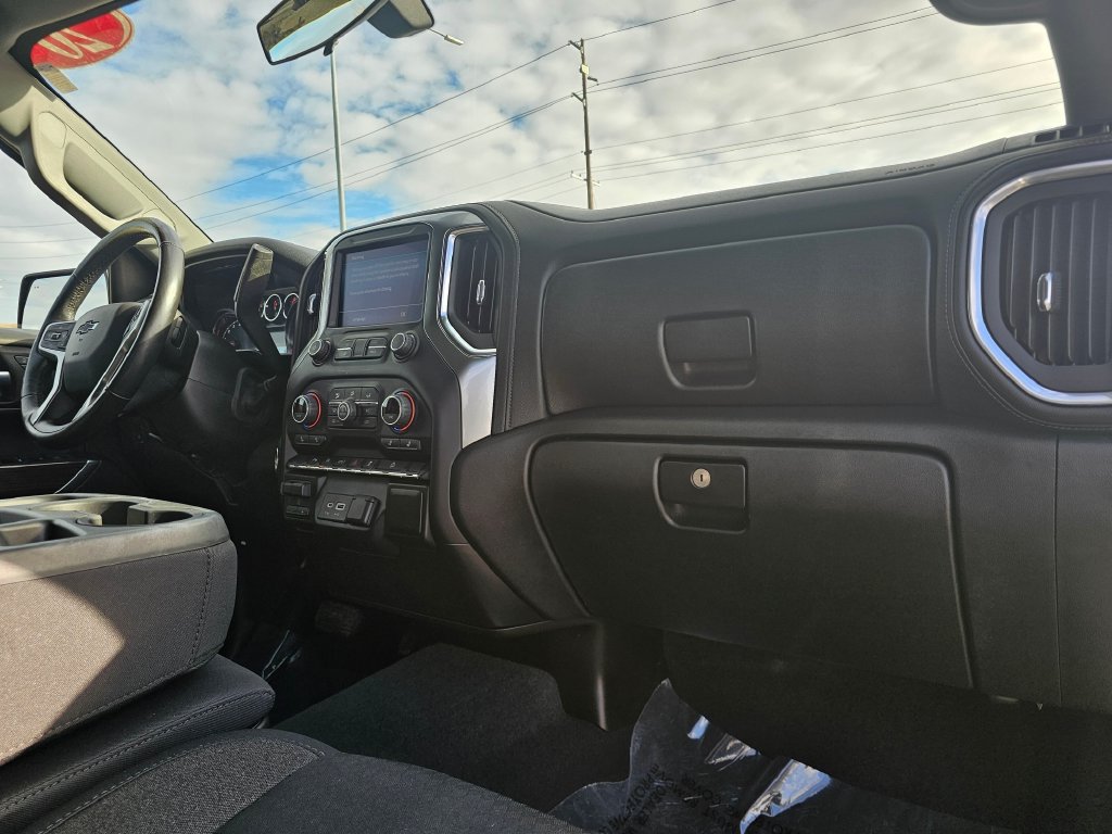 Photo 18 of this Chevrolet Silverado 1500