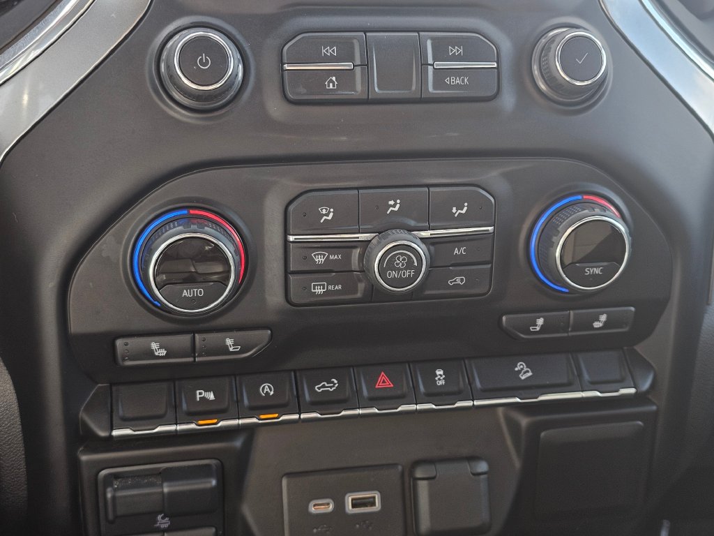 Photo 34 of this Chevrolet Silverado 1500