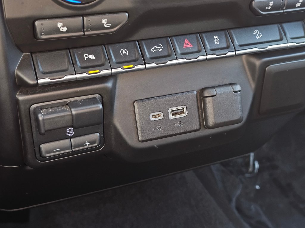 Photo 35 of this Chevrolet Silverado 1500