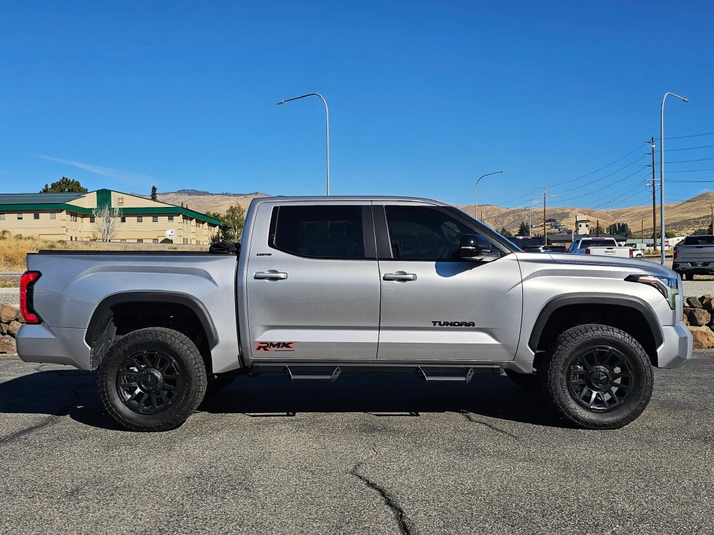 Toyota Tundra photo 5