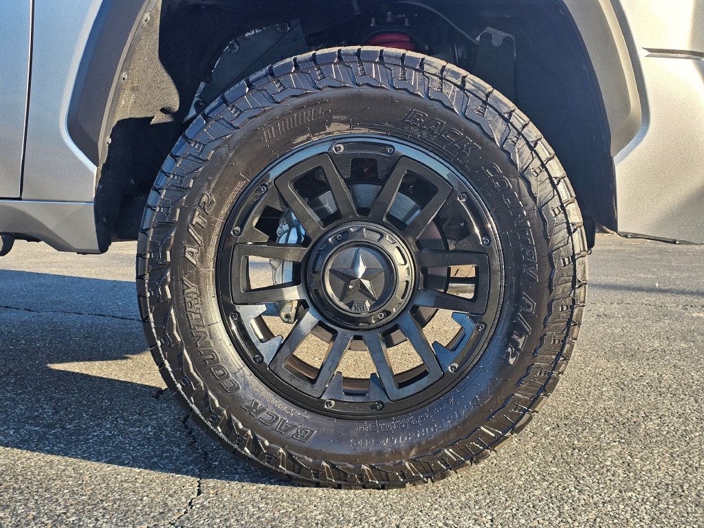 Photo 16 of this Toyota Tundra 4WD