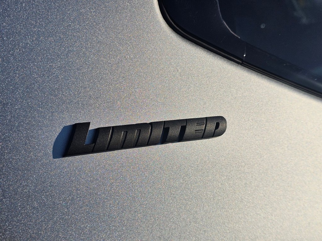 Photo 22 of this Toyota Tundra 4WD