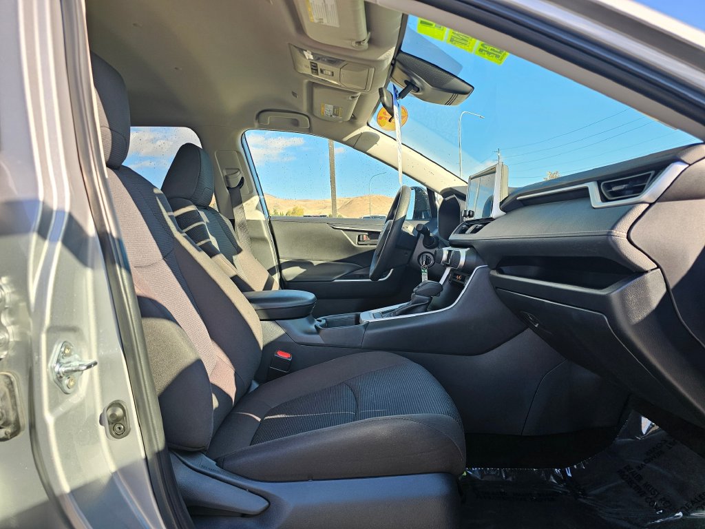 Toyota RAV4 photo 17