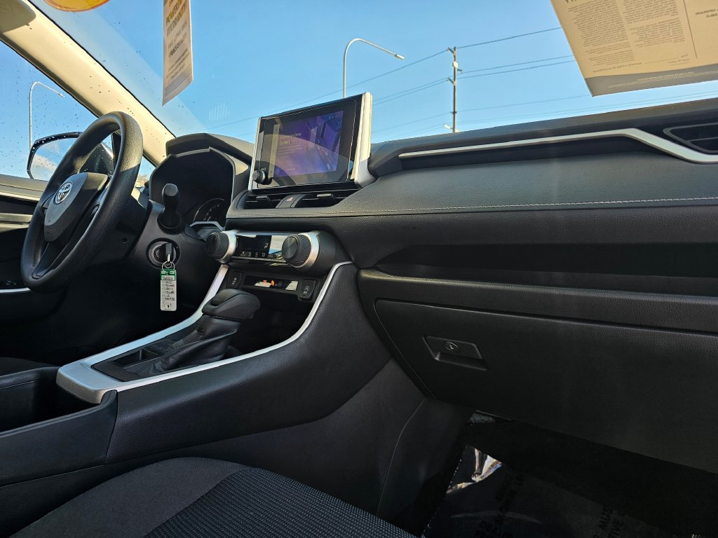 Toyota RAV4 photo 18