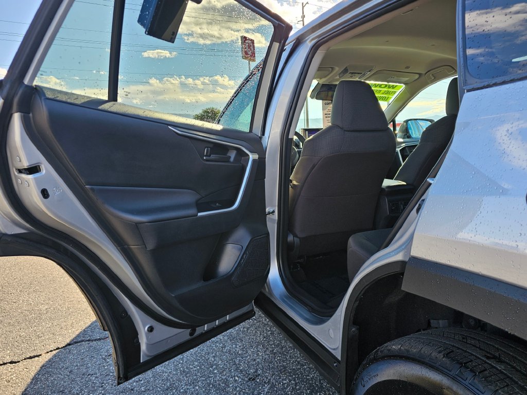 Toyota RAV4 photo 24