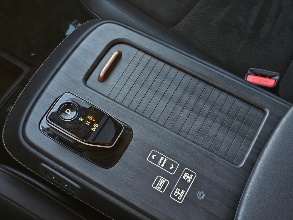 Nissan Ariya photo 36