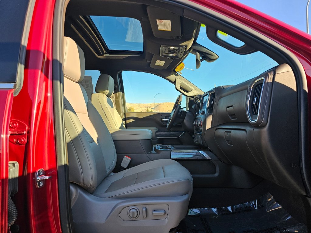 Photo 17 of this Chevrolet Silverado 2500HD