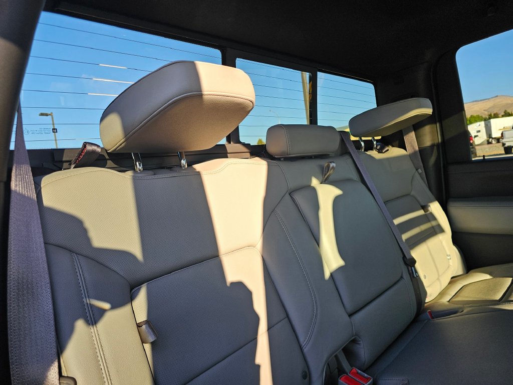 Photo 20 of this Chevrolet Silverado 2500HD
