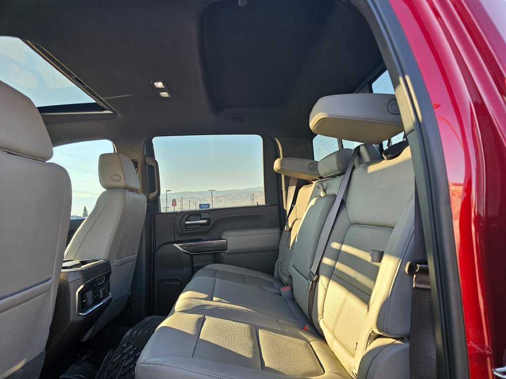 Photo 24 of this Chevrolet Silverado 2500HD