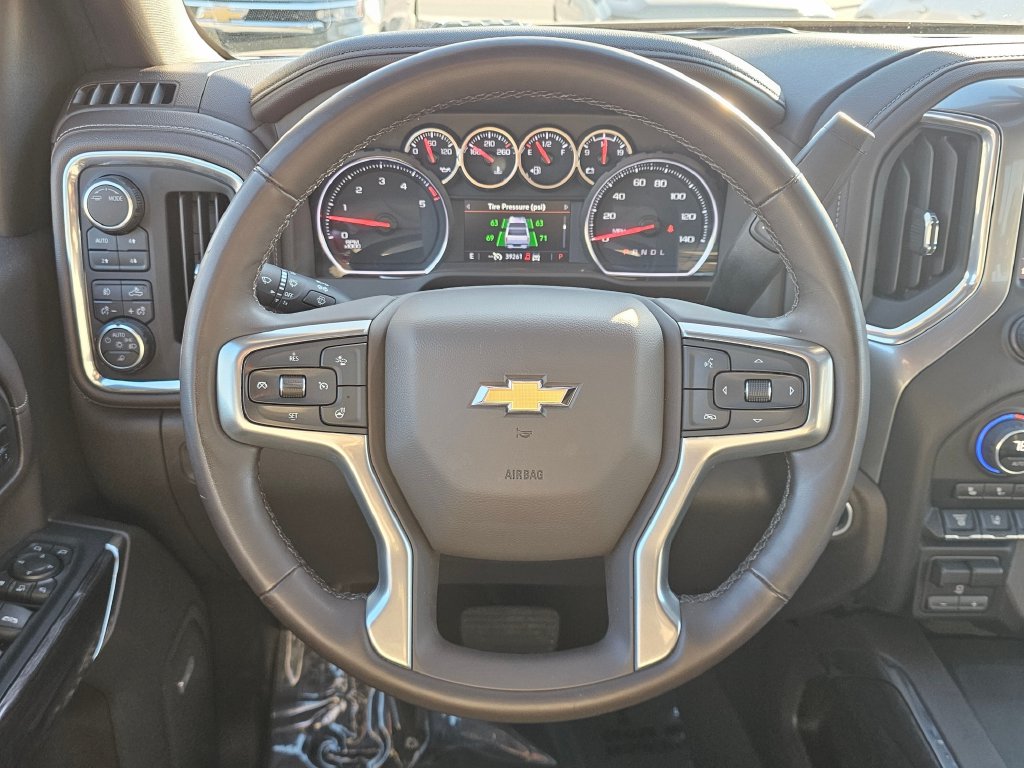 Photo 26 of this Chevrolet Silverado 2500HD
