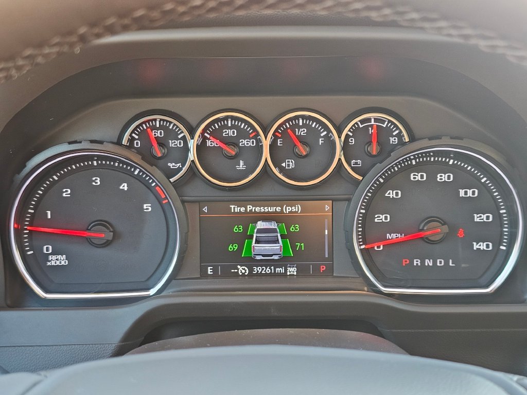 Photo 39 of this Chevrolet Silverado 2500HD