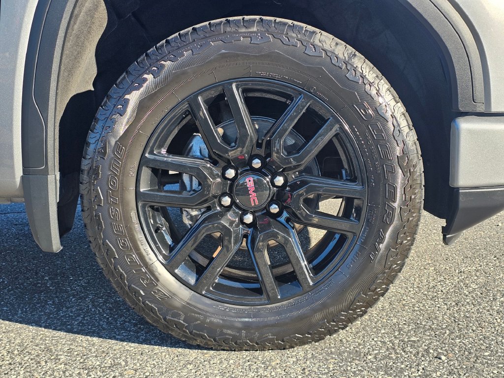 GMC Sierra photo 16