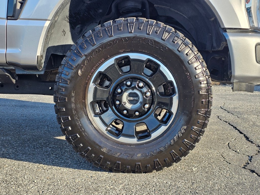 Photo 16 of this Ford Super Duty F-350 SRW