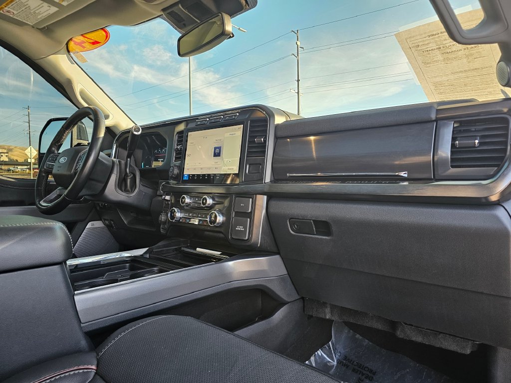Photo 18 of this Ford Super Duty F-350 SRW