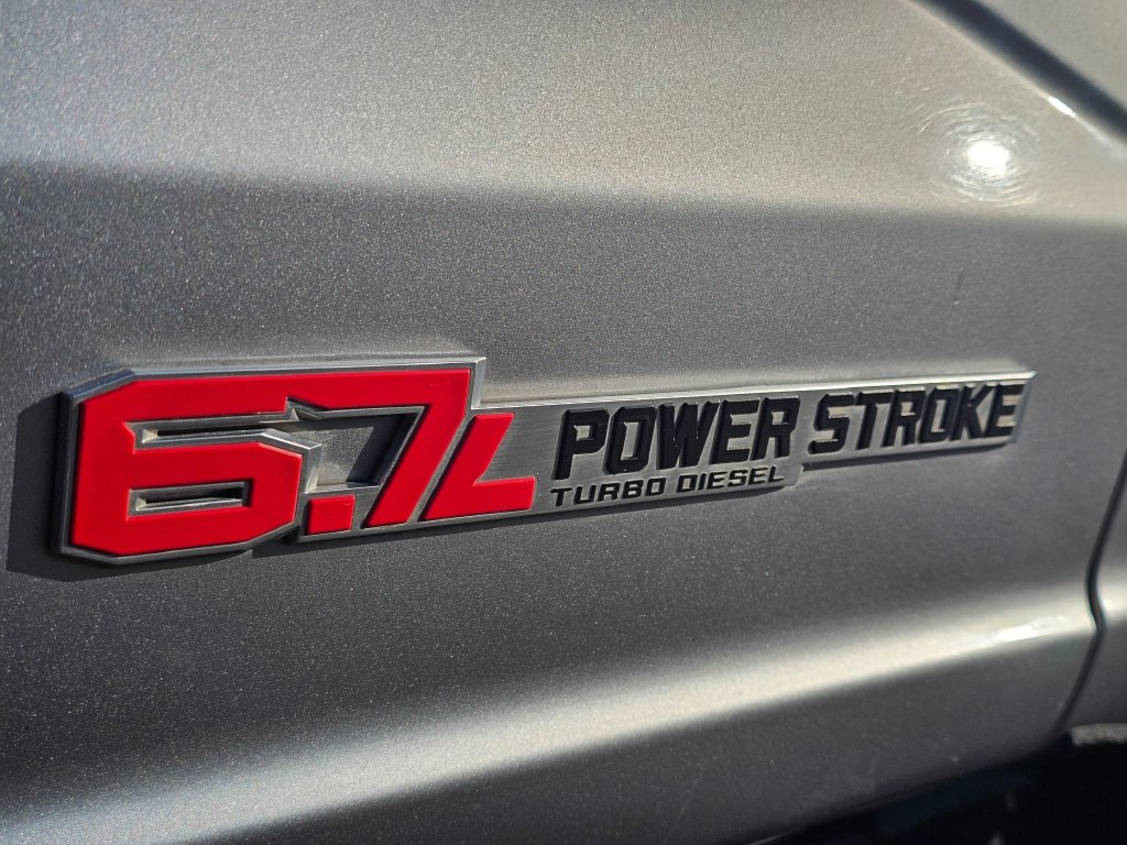 Photo 22 of this Ford Super Duty F-350 SRW