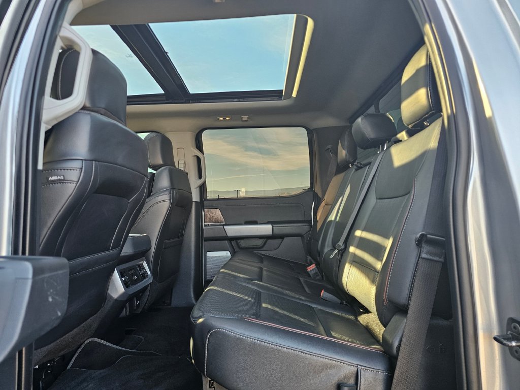 Photo 24 of this Ford Super Duty F-350 SRW
