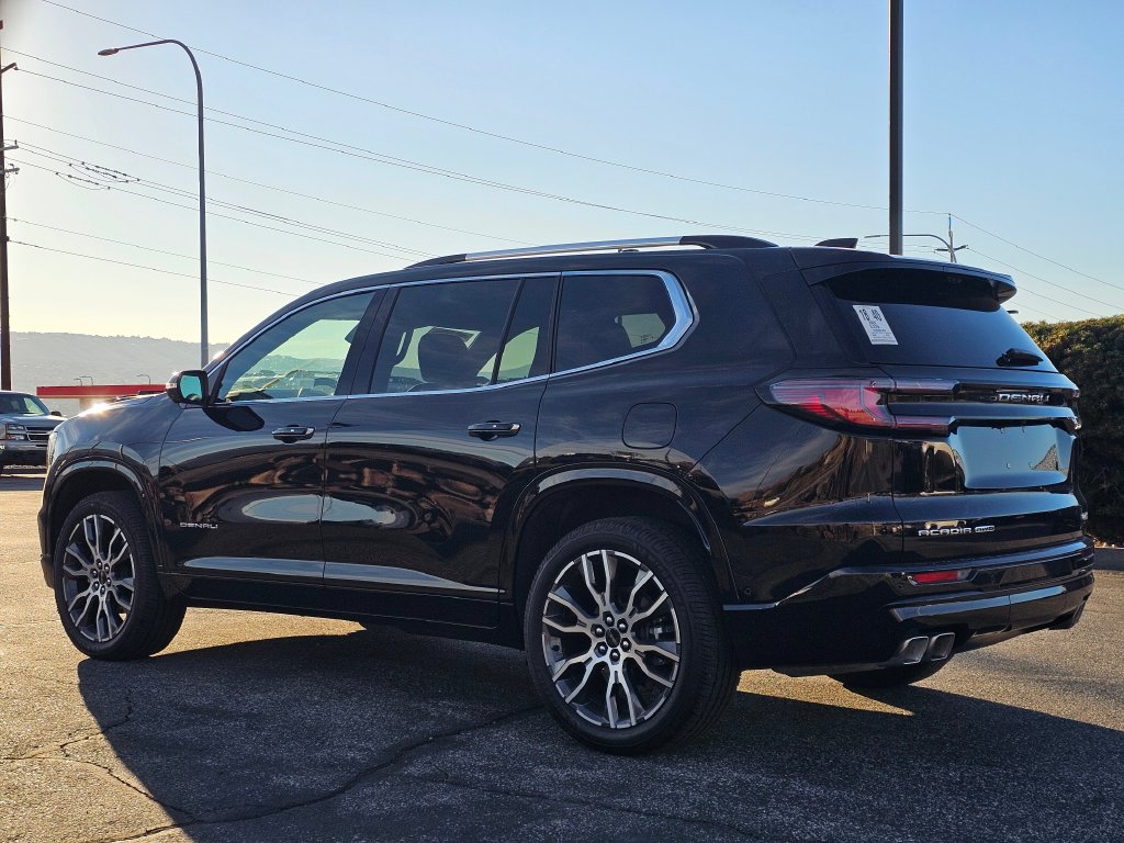GMC Acadia photo 3